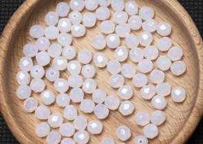 Бусины полированные круглые 6мм 25г (90 штук) 01000 белый